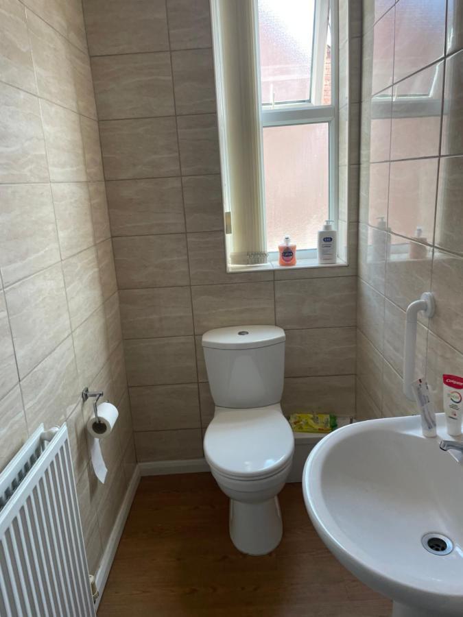 שפילד Perfect For Large Groups, Sleeps 15 Close To City Centre מראה חיצוני תמונה