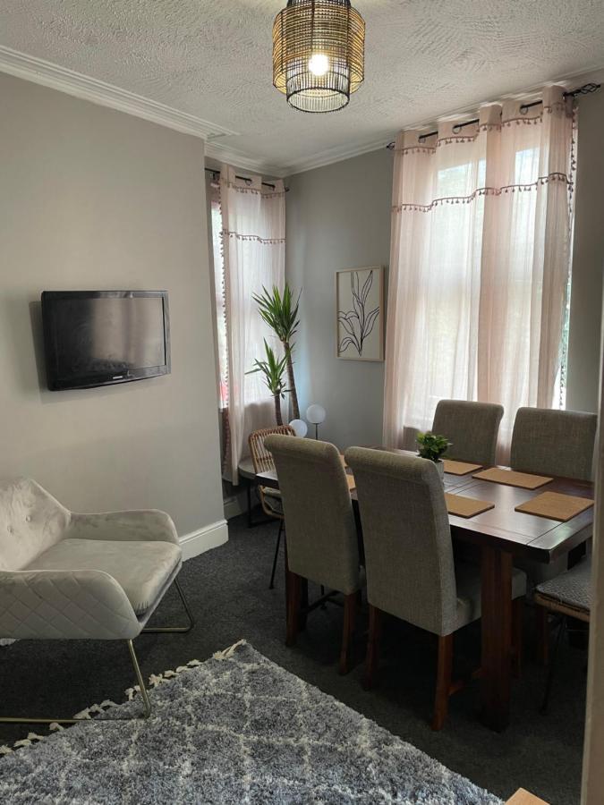שפילד Perfect For Large Groups, Sleeps 15 Close To City Centre מראה חיצוני תמונה